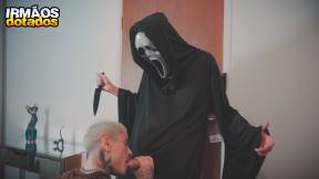 BEHIND THE SCENES: SCREAM BETWEEN COUSINS