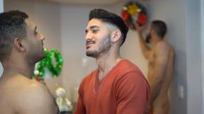 BEHIND THE SCENES: CHRISTMAS GIFT