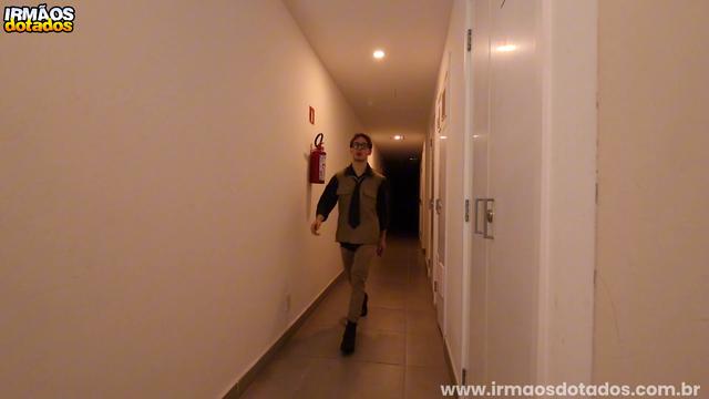 O VIZINHO BARULHENTO