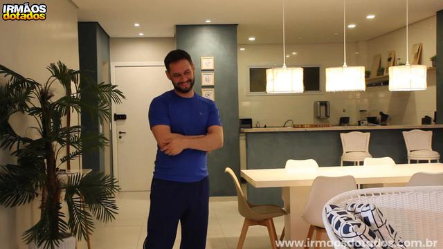 TESÃO ENTRE IRMÃOS