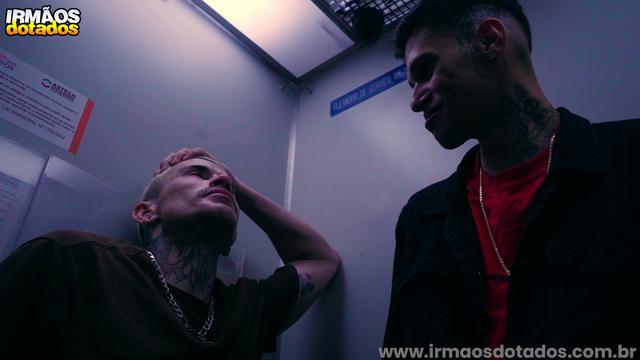 SCREAM BETWEEN COUSINS