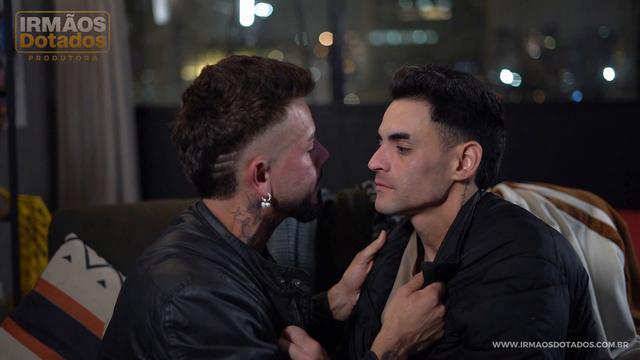 DOIS NOIVOS E UM DEFUNTO